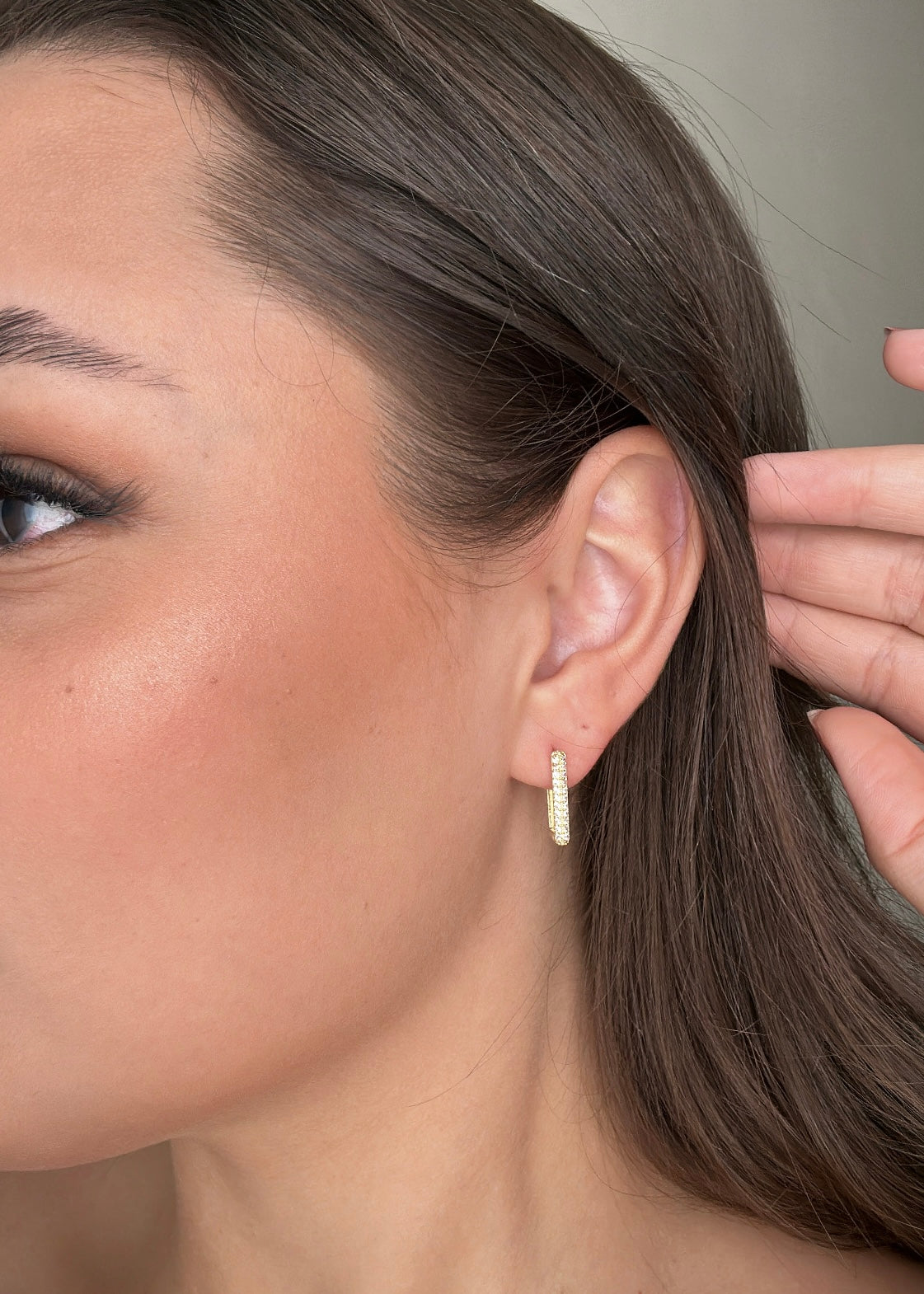 BRINCO QUADRADO CRAVEJADO