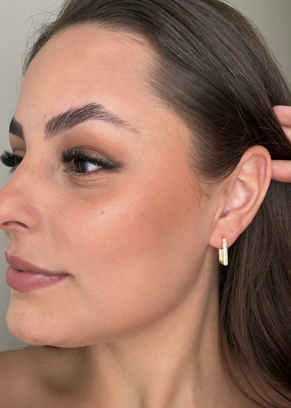 BRINCO QUADRADO CRAVEJADO