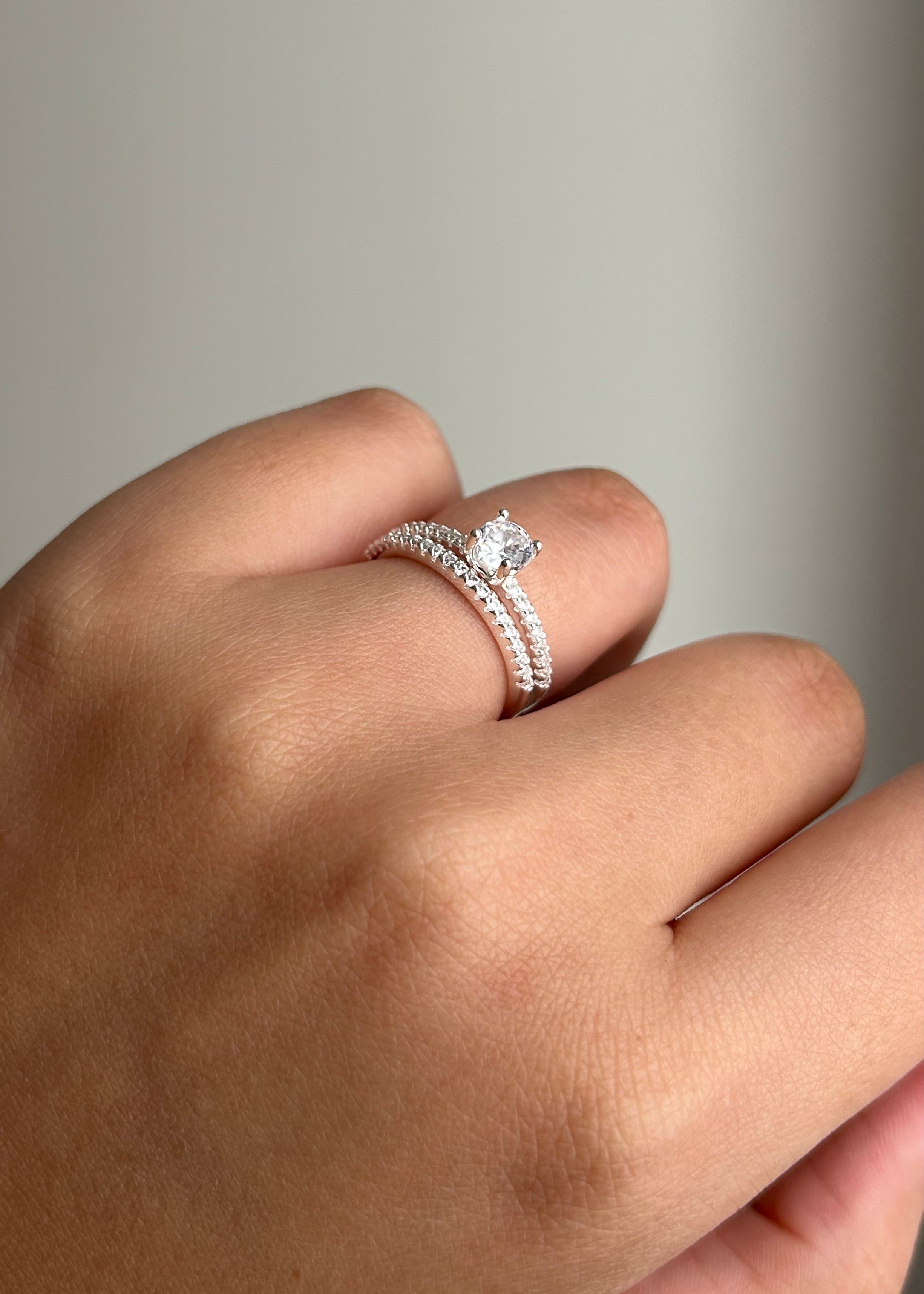 Anel Solitário + Aparador de Aliança