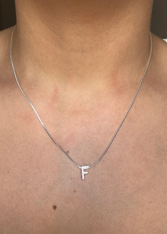 COLAR LETRA CRAVEJADA